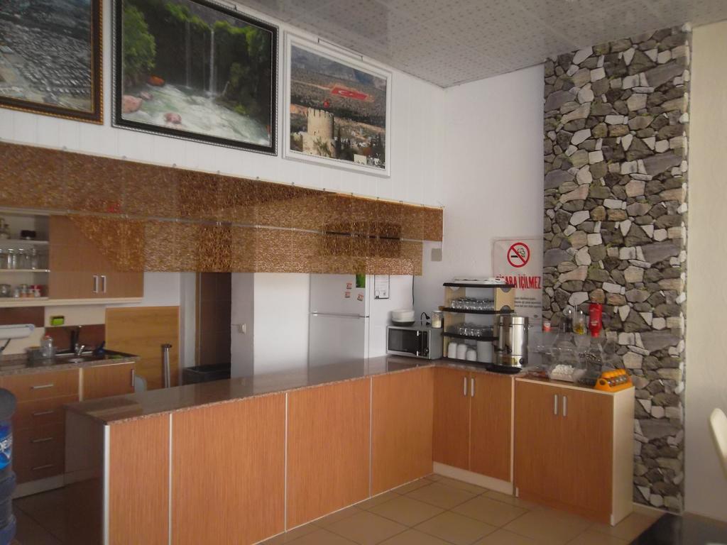 Konak Hotel Mut Εξωτερικό φωτογραφία